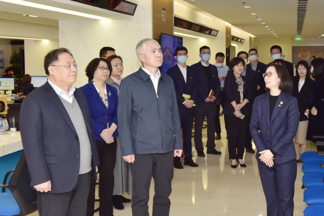 人社部專技司領導一行到中智集團調研