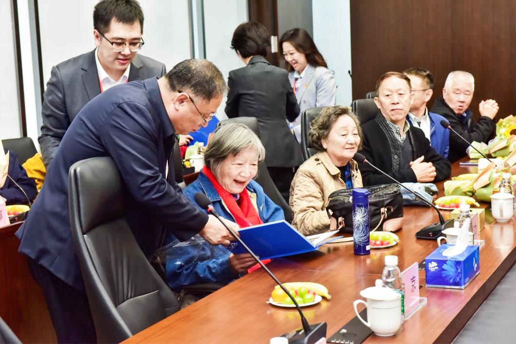 中智集團舉辦退休老領(lǐng)導老同志重陽節(jié)座談會