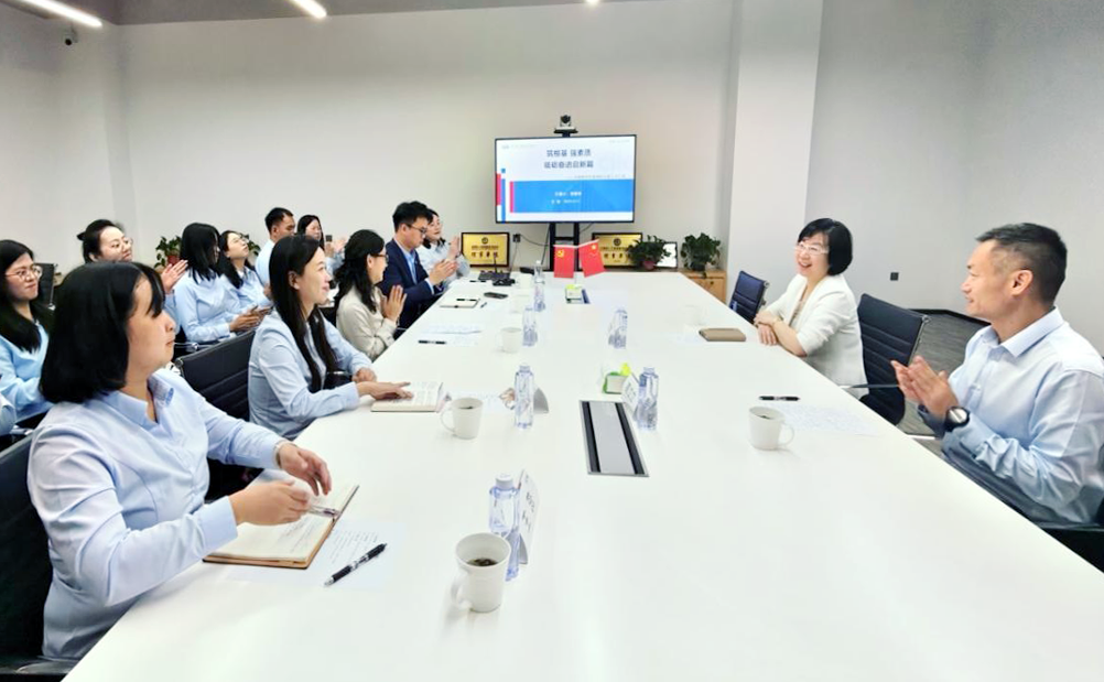 中智集團(tuán)黨委副書記、董事、總經(jīng)理王曉梅在云南開展商務(wù)活動(dòng)和調(diào)研